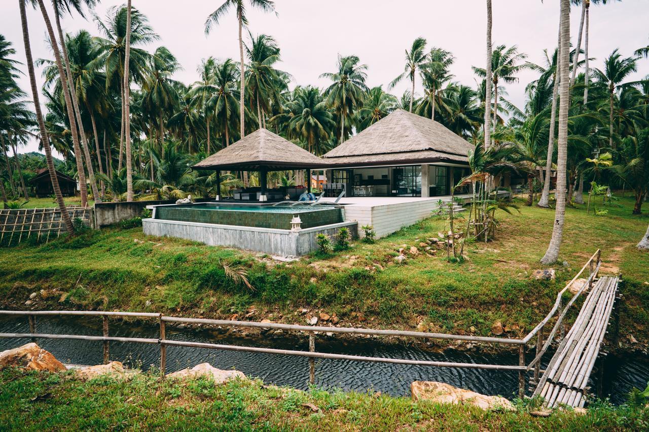 Le Motu * Taling Ngam Beach